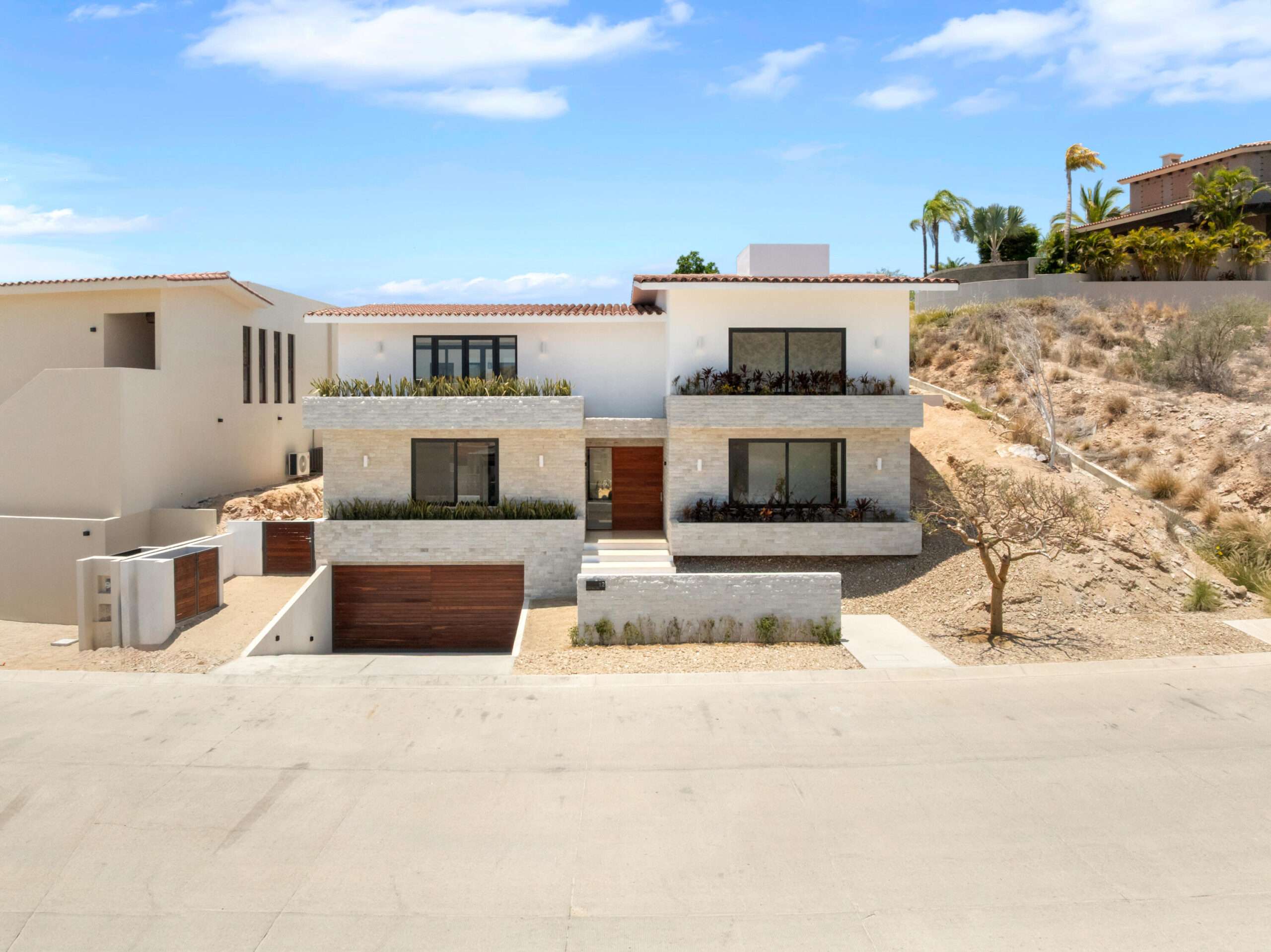 Cabo Luxury La Noria Set in La Noria, one of the most sought-after neighborhoods in San José del Cabo. Privacy, ocean for sale