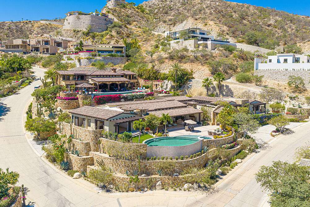 Cabo Luxury Section 1- Las Colinas Las Colinas 25 is an exceptional six-bedroom estate with unobstructed – 25 Las Colinas, San Jose Corridor, BS