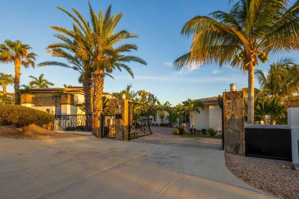 Cabo Luxury El Tule-Inland:General Pre-construction residence in Rancho Los Tules, Los Cabos. Features 4 bedrooms, each with a full bathroom and walk-in closet, offering privacy and comfort. Enjoy ocean – 27 Calle Mision Sta Catarina, San Jose del Cabo, BS