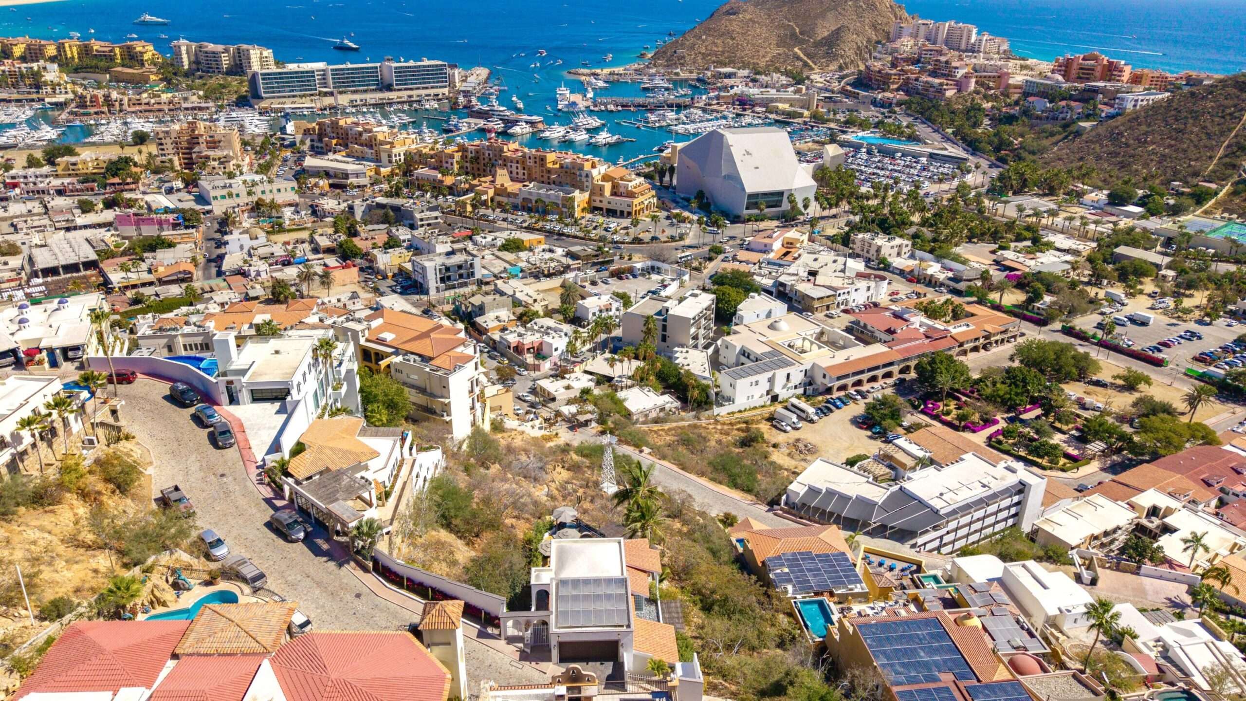 Cabo Luxury Oceano Baja Discover Casa Oceano, a stunning single-story fairway home in one of Los Cabos' most coveted communities. Prime location with for sale