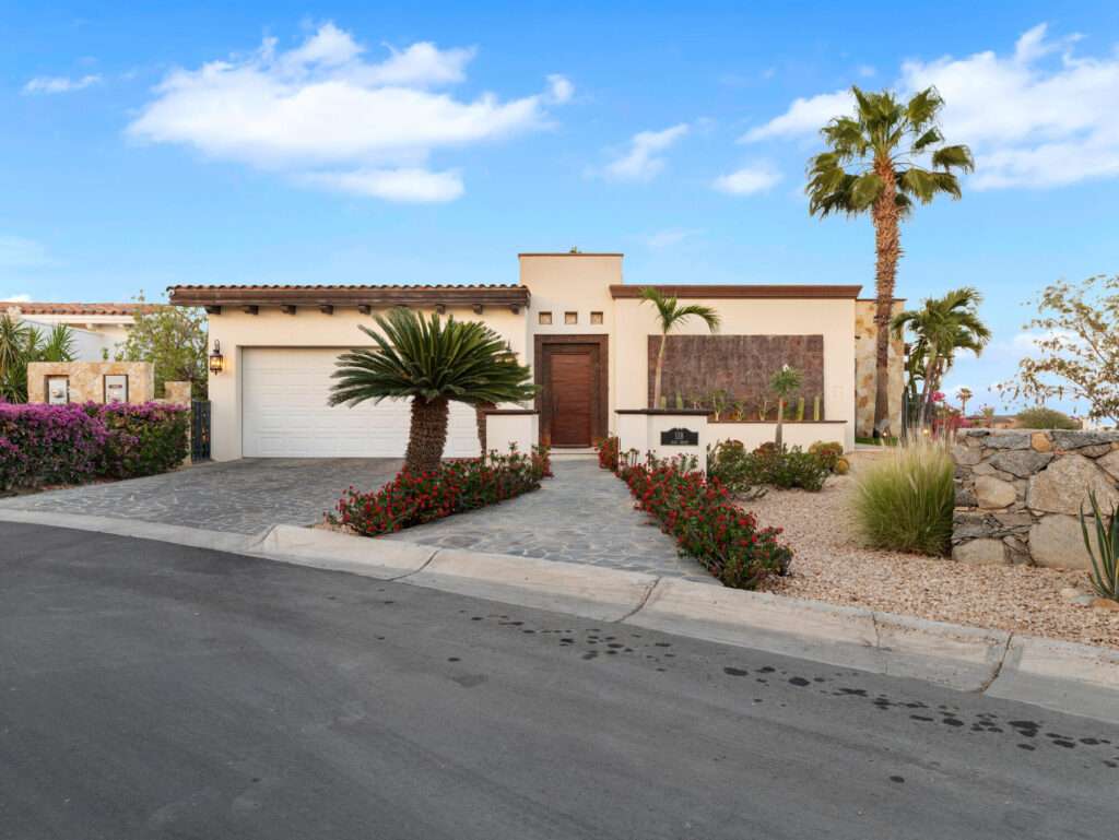 Cabo Luxury Cresta Del Mar Tucked away in the midst of San Lucas' corridor is the very exclusive private community of Cresta Del Mar. With very upscale homes of unique styles on large lots, CDM is a gated community in a friendly and convenient neighborhood close to amenities, restaurants, shopping, and easy access to the highway. Nearby are golf, beach, biking, and hiking trails. Casa El Deseo is a one-of-a-kind, ranch-style home nestled in this beautiful setting with ocean for sale