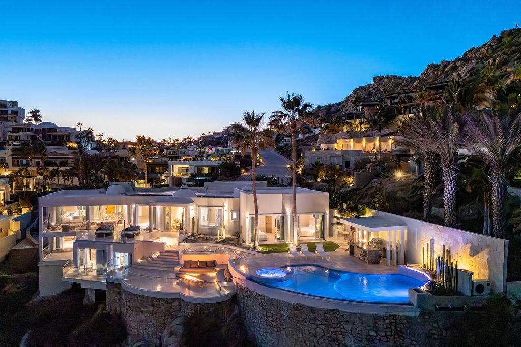 Cabo Luxury Section 10- El Parque Set within the coveted community of Querencia, Parque 27 is a brand-new 5 bedroom home offering over 4,600 square feet of refined interior living with five spacious bedrooms. Positioned along the highly desirable parque greenbelt, the residence enjoys privacy, lush surroundings, and beautiful ocean – Cliff-Front Casa Nautilus, Cabo San Lucas, Cabo San Lucas, BS