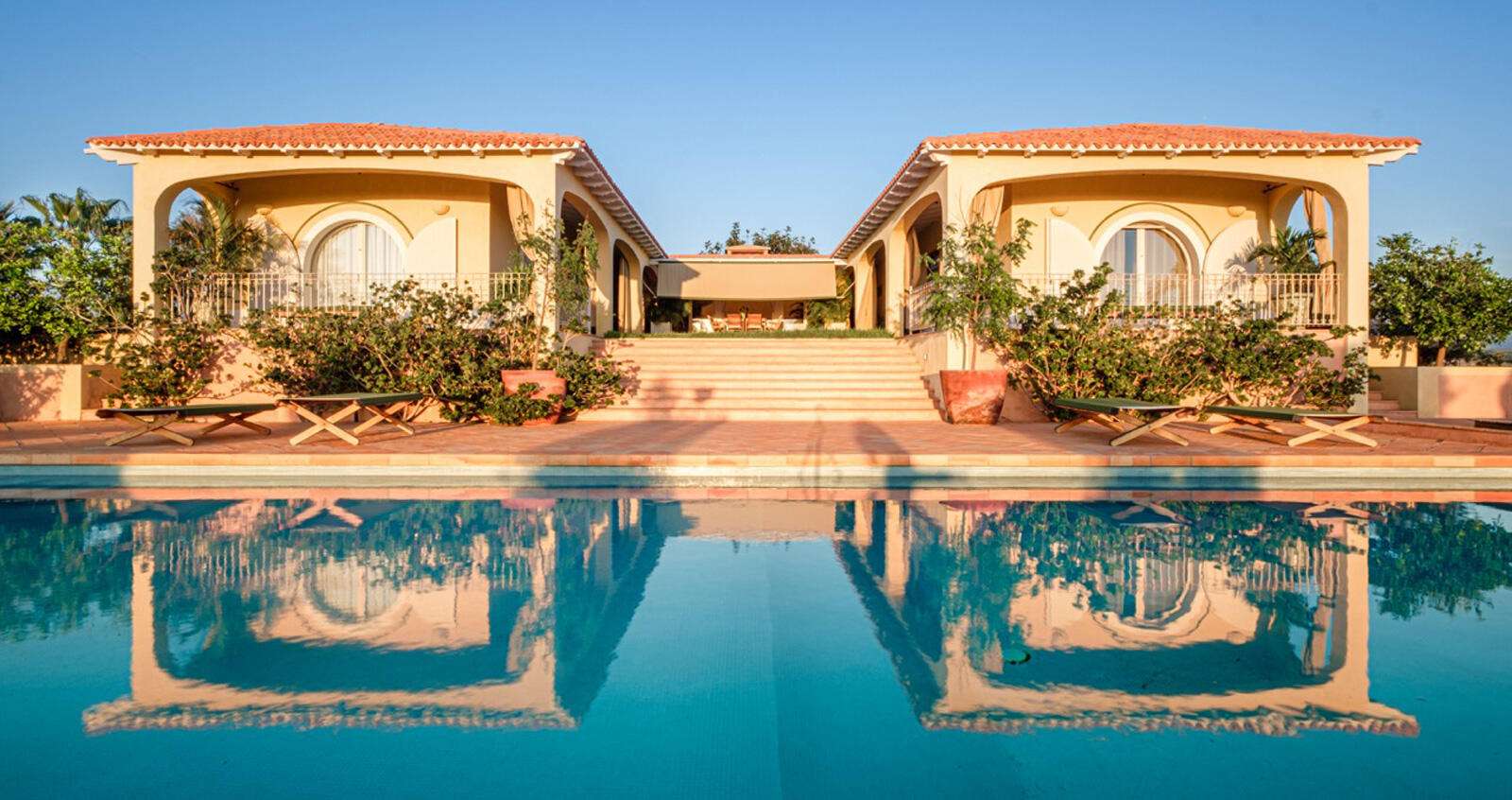 Cabo Luxury La Noria Stunning 7-Bedroom Estate with Private Casita - A True Gem!This beautifully designed 7 bedroom, 6 bath residence offers luxurious living with ample space for family, guests and entertaining. The property combines elegance, comfort and functionality in every detail. Perfectly positioned to capture breathtaking ocean for sale