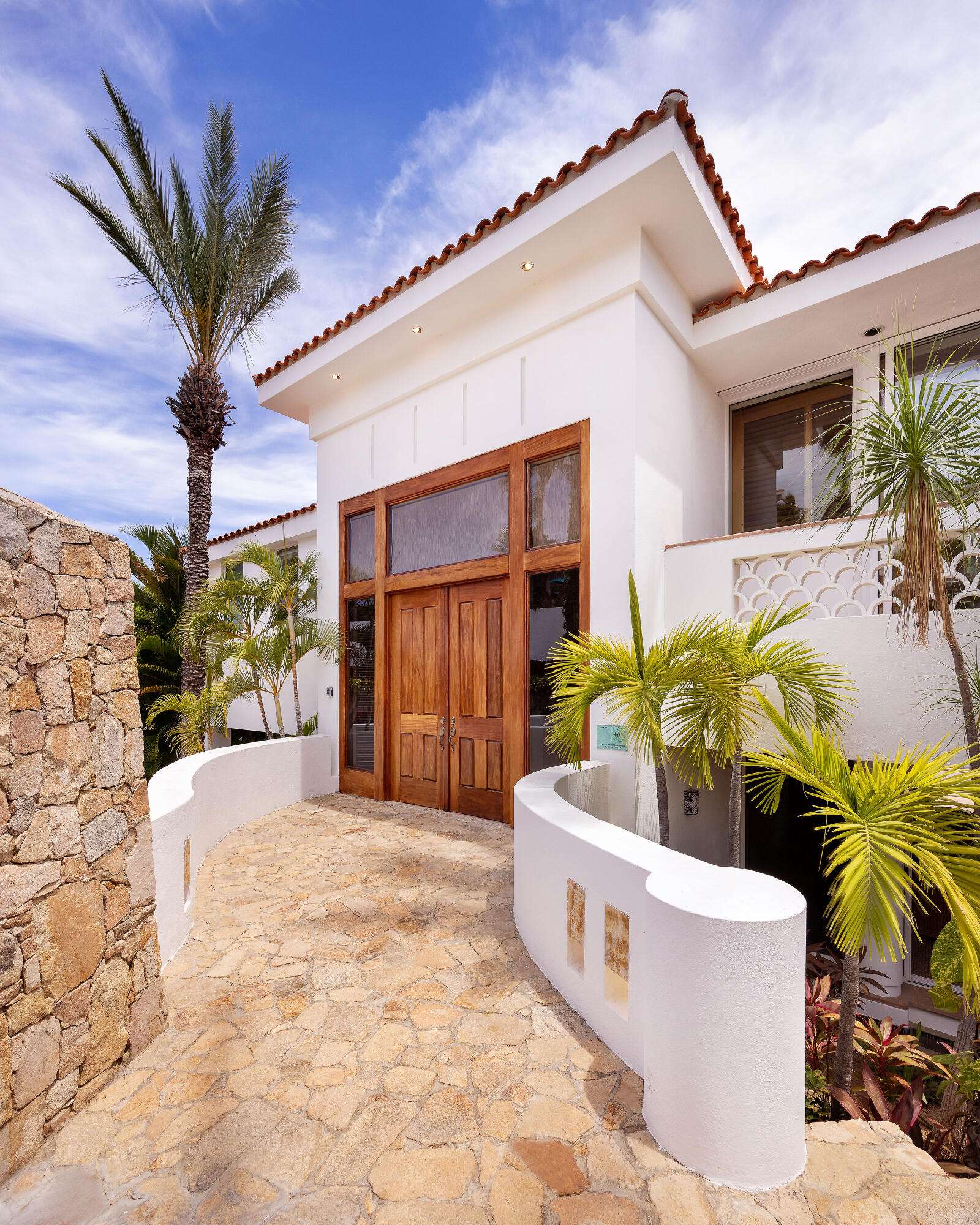 Cabo Luxury El Tule-Inland:General Pre-construction residence in Rancho Los Tules, Los Cabos. Features 4 bedrooms, each with a full bathroom and walk-in closet, offering privacy and comfort. Enjoy ocean for sale