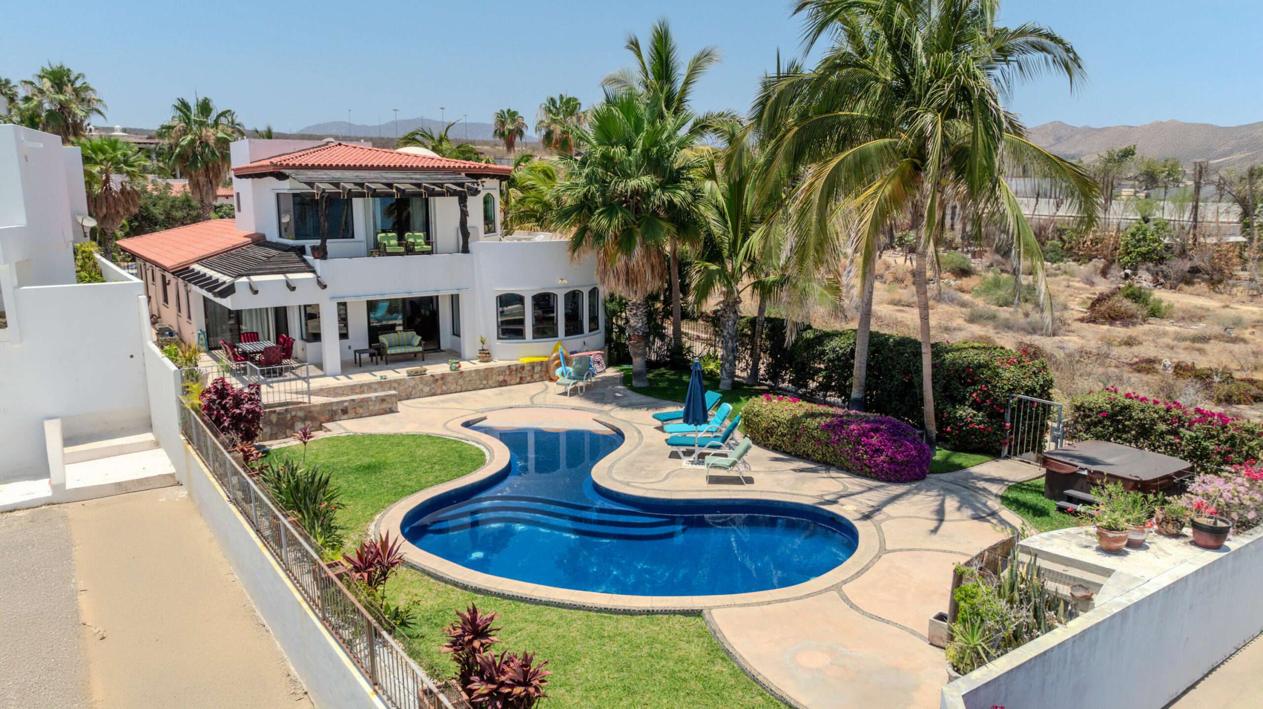 Cabo Luxury La Noria Stunning 7-Bedroom Estate with Private Casita - A True Gem!This beautifully designed 7 bedroom, 6 bath residence offers luxurious living with ample space for family, guests and entertaining. The property combines elegance, comfort and functionality in every detail. Perfectly positioned to capture breathtaking ocean for sale