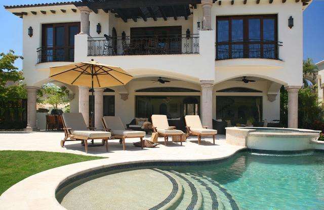 Cabo Luxury Las Terrazas Discover the opportunity to create your dream home in the prestigious Diamante Cabo San Lucas community. Complete and fully furnished, ready for immediate construction of your 4 bedroom Cabo dream home!. Collaborate with the skilled on-site Diamante construction team for a seamless build. As a valued homeowner, you'll gain access to Diamante's world-class amenities, including the luxurious dining experiences at Nobu and Izzy's, the lively Sports Bar, and The Woods. Stay active with a variety of recreational options like paddle boarding, tennis, pickleball, or our state-of-the-art fitness center. Embrace the lifestyle you deserve at Diamante. – Vista Azul, Cabo Corridor, BS