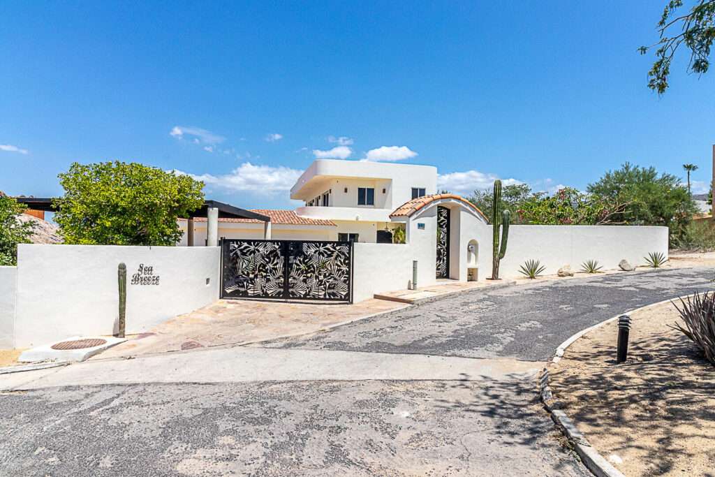 Cabo Luxury Pescadero This 1 Bedroom/3 Bathroom beachfront home set on the stunning beach in the El Gavilan area of Pescadero features breathtaking – Calle Colibri, Pacific, BS