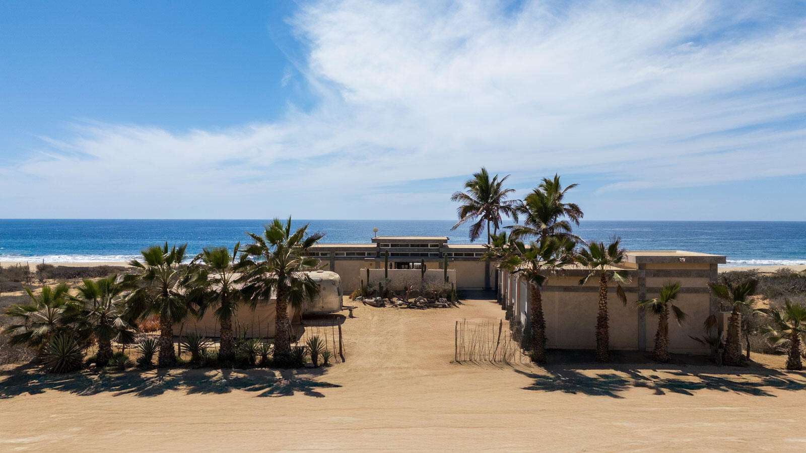 Cabo Luxury Pescadero This 1 Bedroom/3 Bathroom beachfront home set on the stunning beach in the El Gavilan area of Pescadero features breathtaking – Salty's Beach House, Pacific, Pacific, BS